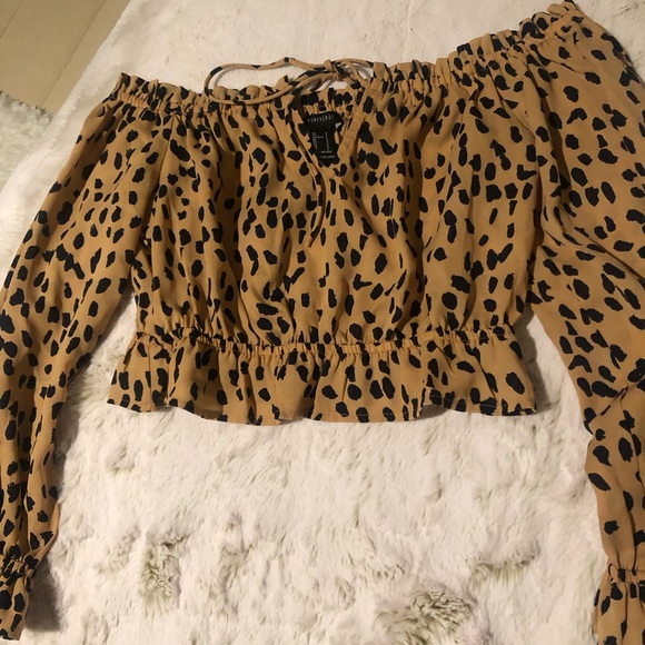 Forever 21 Cheetah Print Top - Picture 2 of 7
